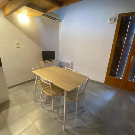 Apartman Baixas R2 - 1 Chambre Avec Mezzanine Ouverte Sur Communs *